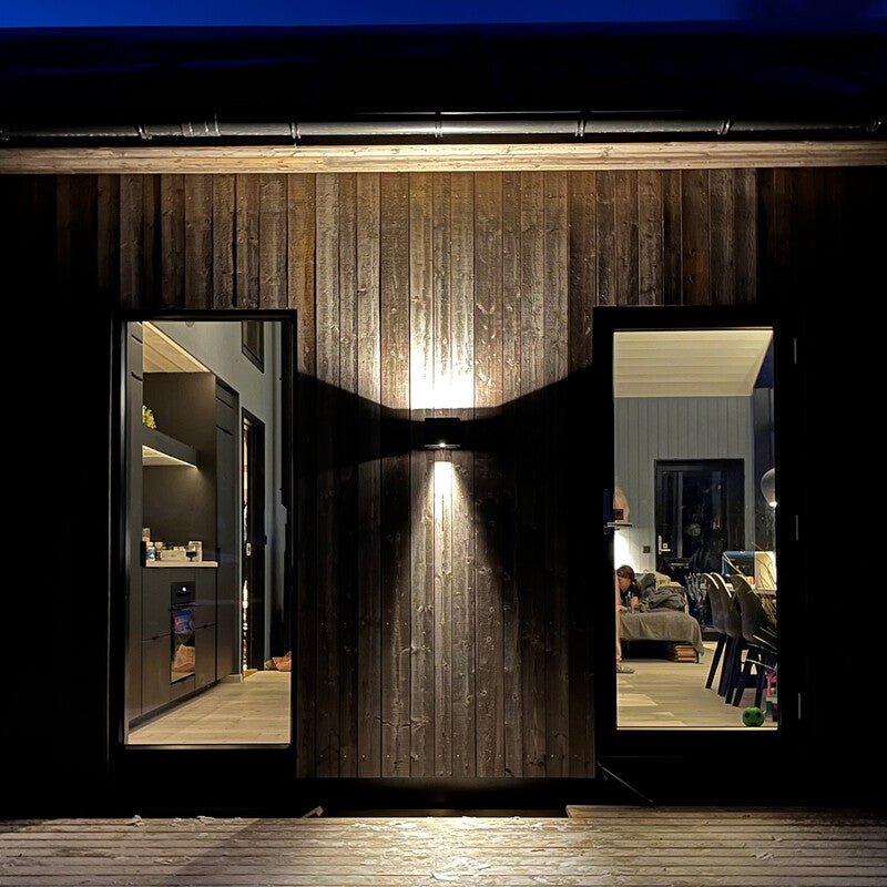 Seinävalaisin SLC Shadow 2x Schuko 2x5W 3CCT IP65/54 - KarelianStore