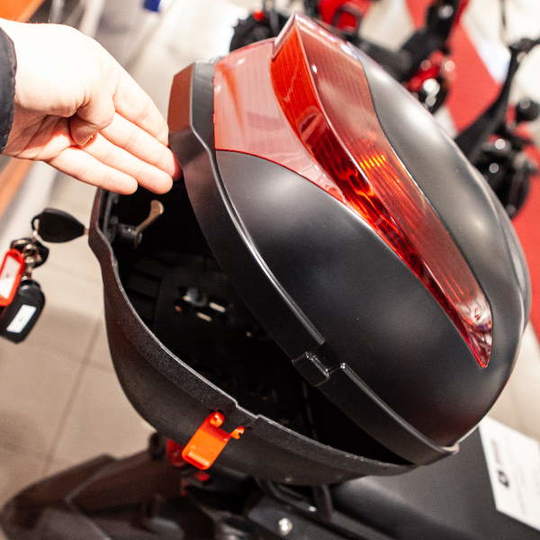 e-Scooter 2.0, Gold 1,4kWh lithium akku ja 3A laturi