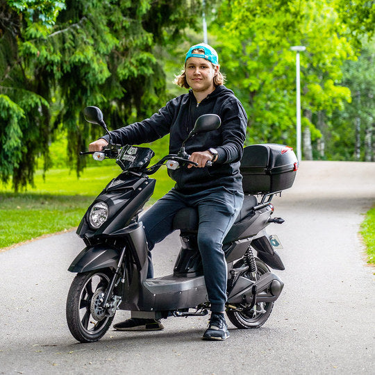 e-Scooter 2.0, Black 1,4kWh litium akku ja 3A Laturi