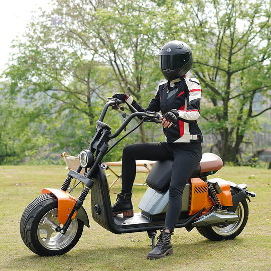 Kruiser Elektra Oranssi Grafiitti 2,4kWh akulla