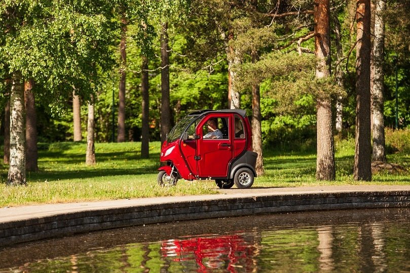 Autokruiser, Burgundy red 7.2kWh litium akku ja 10A laturi - KarelianStore