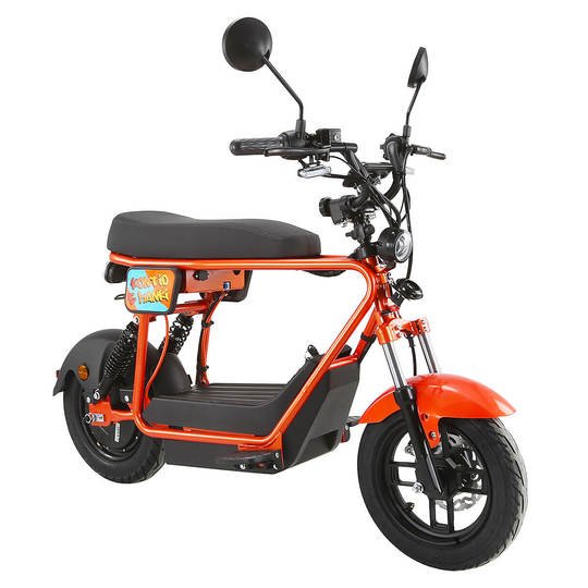 e Manki Orange ruskealla istuimella - KarelianStore