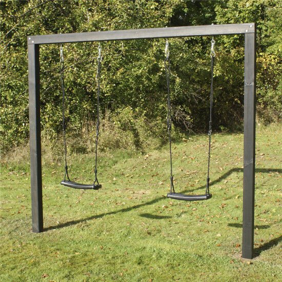 Keinuteline Alma musta/petsattu sis. 2 mustaa keinunistuinta NORDIC PLAY - KarelianStore