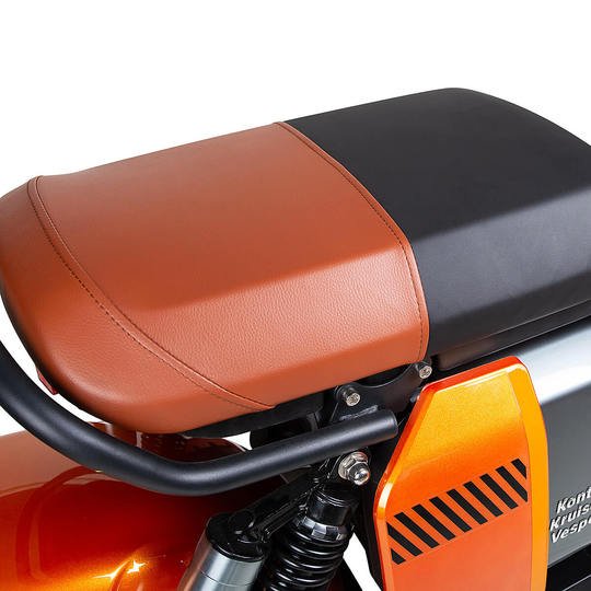 Kruiser Vesper mopo 45km/h Oranssi Grafiitti 2,4 kWh akulla - KarelianStore
