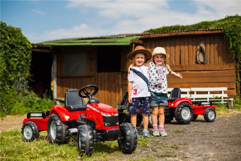 Kuormaajalla ja peräkärryllä FALK Massey Ferguson - KarelianStore