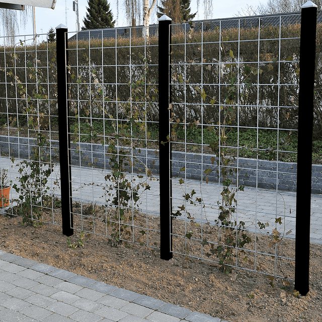 Lisäosa HORTUS metalliverkkopaneeliaitaan, 1 paneeli 120 x 90 cm kiinnikkeineen ja 1 kpl mustaksi maalattuja 240 cm tolppia - KarelianStore