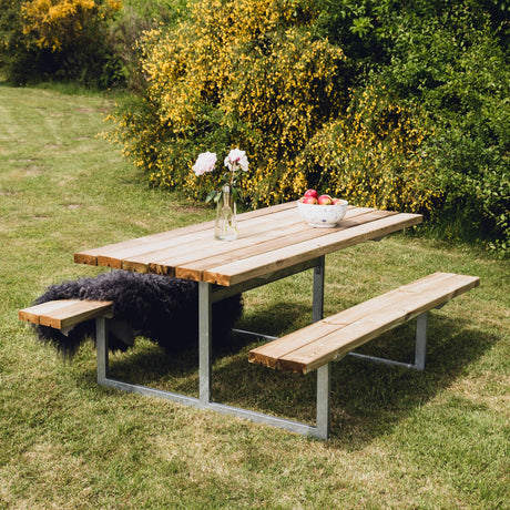 Picnic - pöytäsetti "YDUN", painekyllästetty puu ja galvanoitu runko, 175 x 140 cm HORTUS - KarelianStore
