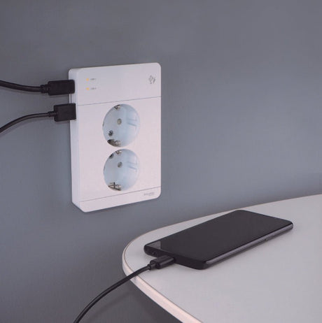 Pistorasia Schneider Electric 2 - osainen Peitelevyllä + 2x USB 3A Valkoinen - KarelianStore
