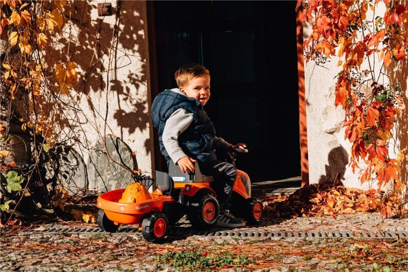 Ride - on traktori peräkärryllä, haravalla ja lapiolla baby Kubota FALK - KarelianStore