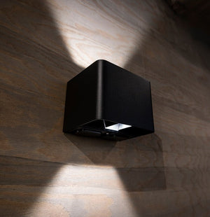 Seinävalaisin SLC Shadow 2x Schuko 2x5W 3CCT IP65/54 - KarelianStore