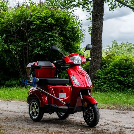Silverfox 2.0, Metallic Red 2.4kWh litium akku ja 5A laturi - KarelianStore
