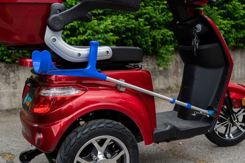 Silverfox Four 2.0, metallic red 2.4kWh litium akku ja 5A laturi - KarelianStore