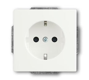 Pistorasia ABB impressivo 1-osainen 16A IP20 UKJ 0x Mattavalkoinen - KarelianStore