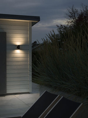 Seinävalaisin Konstmide Modena 7535-750 IP44 2x4W Musta - KarelianStore